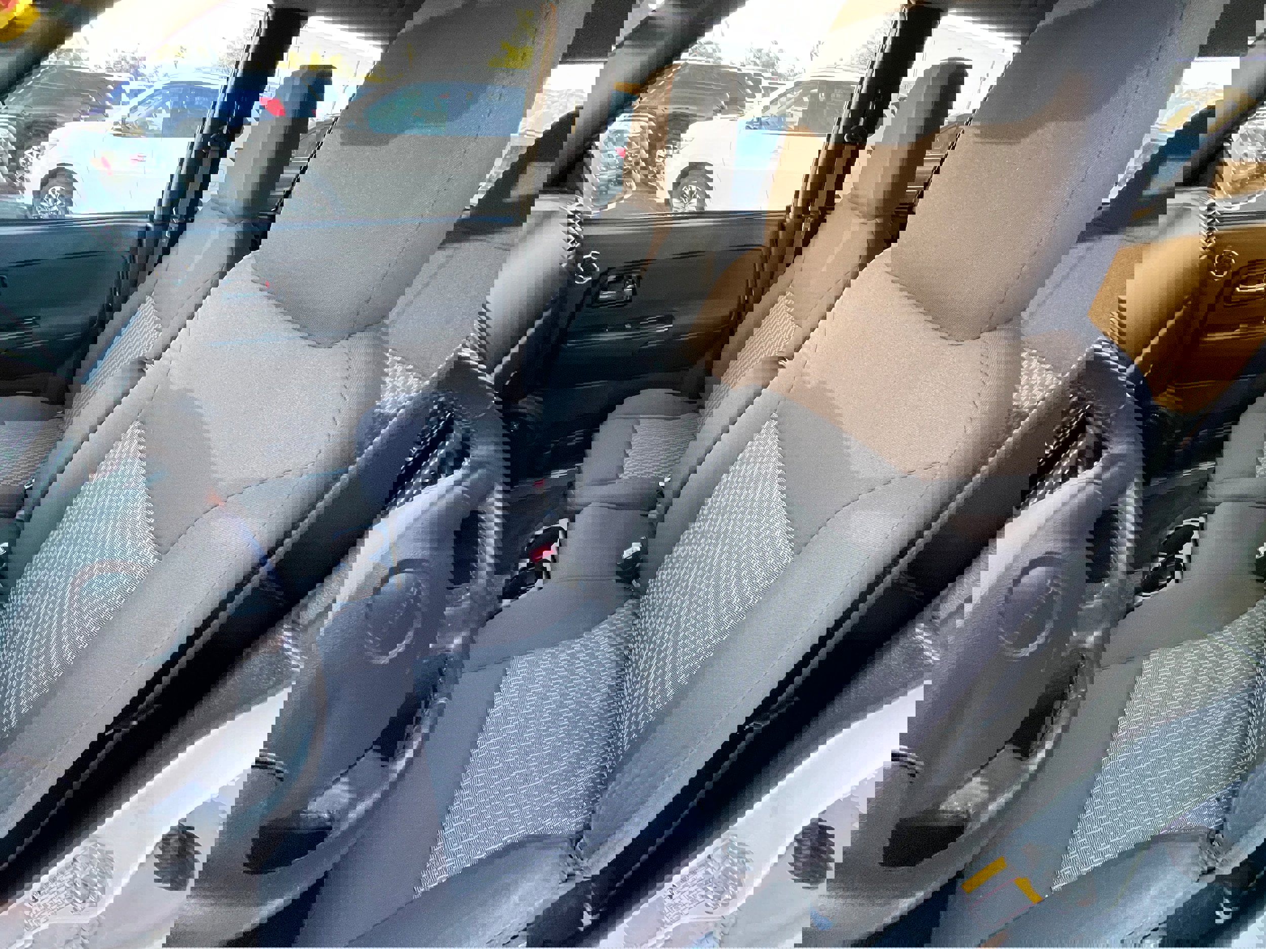 Used 2011 GMC Canyon SLE image 14