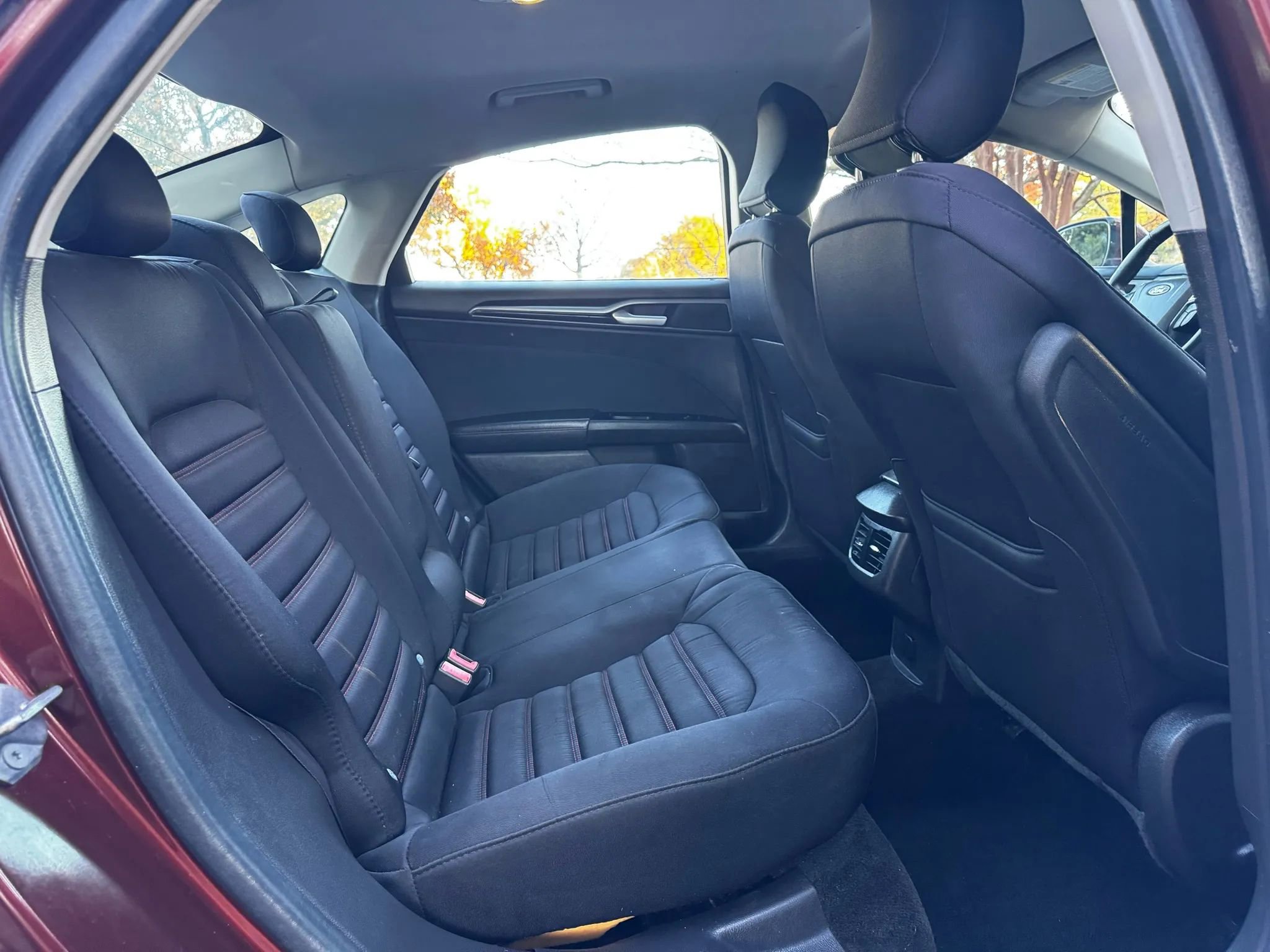 Used 2016 Ford Fusion SE w/ Equipment Group 201A image 15