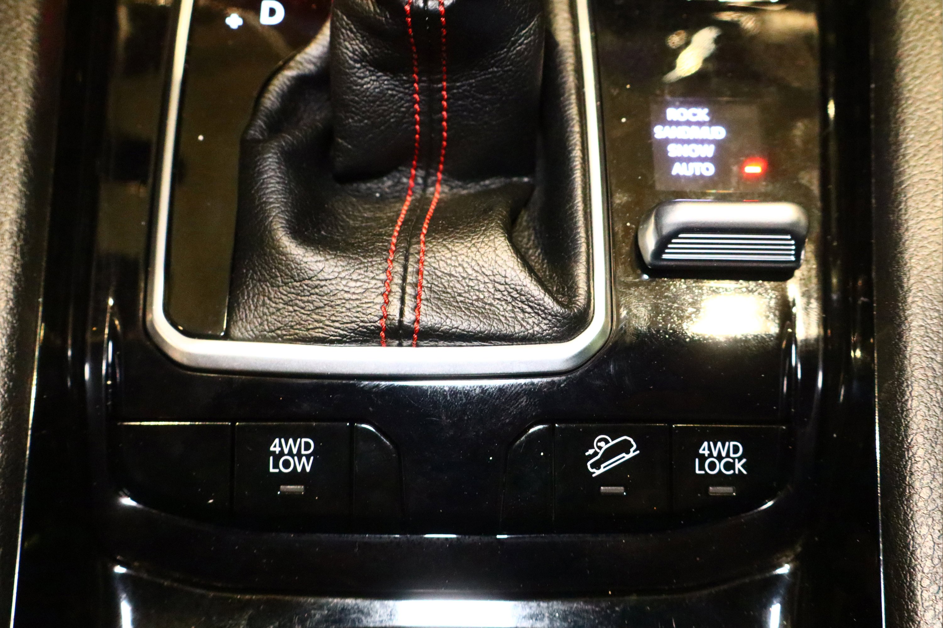 Used 2023 Jeep Compass Trailhawk w/ Trailhawk Elite Group image 26