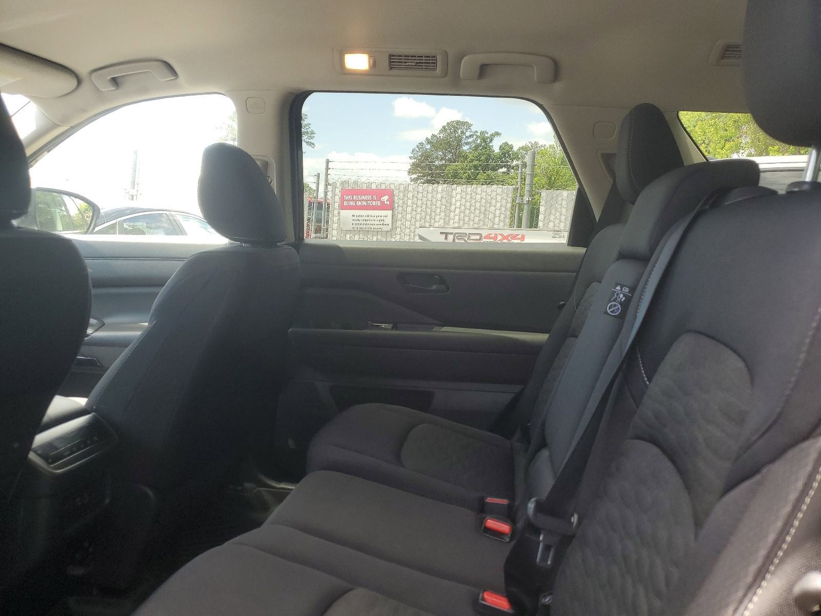 Used 2023 Nissan Pathfinder SV FWD image 12