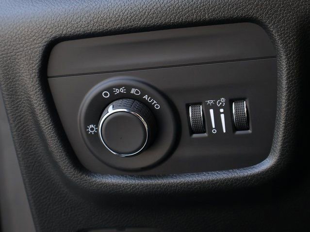 Used 2024 Jeep Grand Cherokee Altitude image 43
