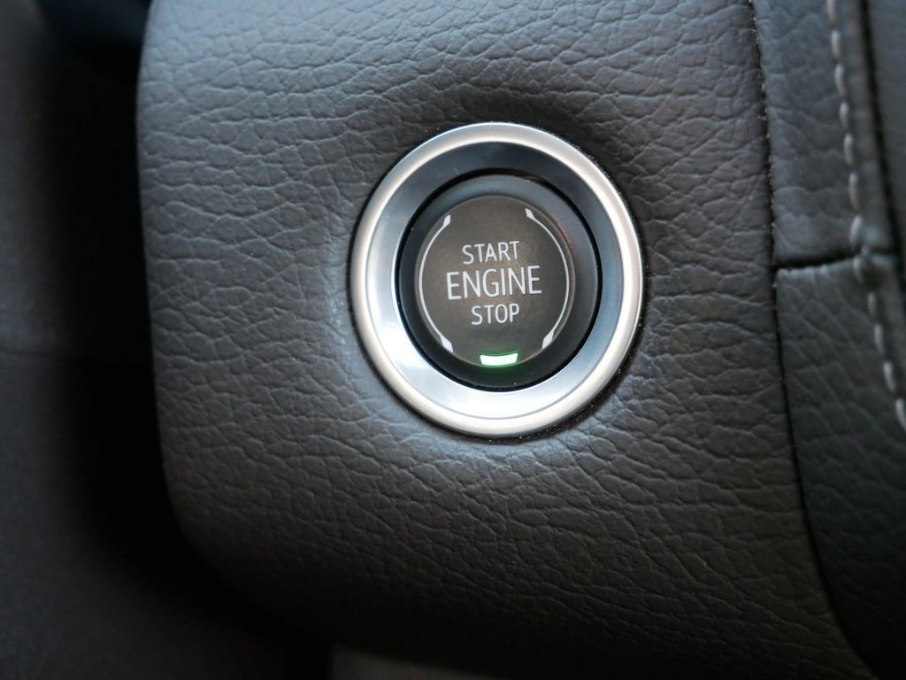 Used 2024 GMC Yukon Denali w/ Denali Reserve Package image 25