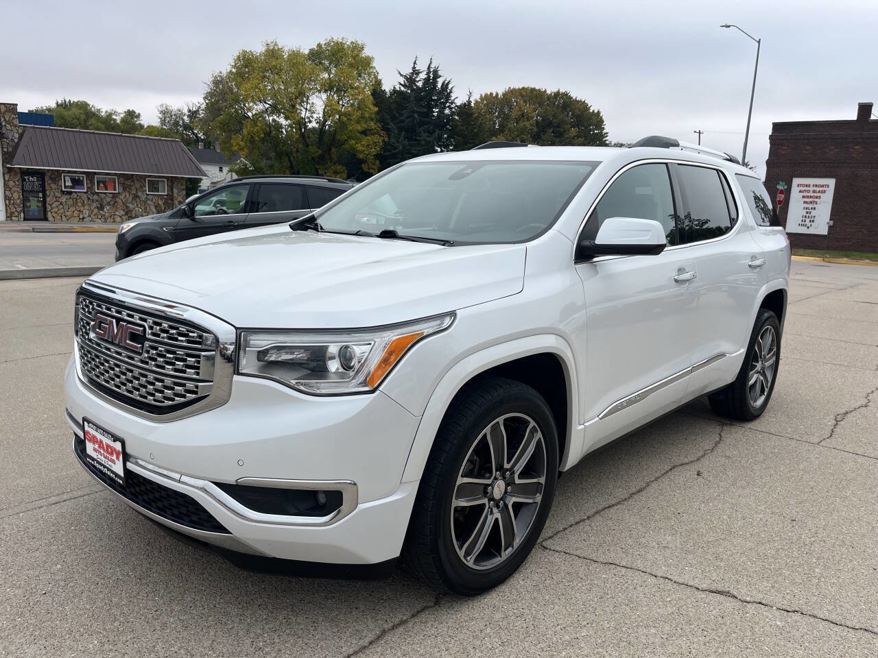 Used 2018 GMC Acadia Denali w/ LPO, Cargo Package image 3