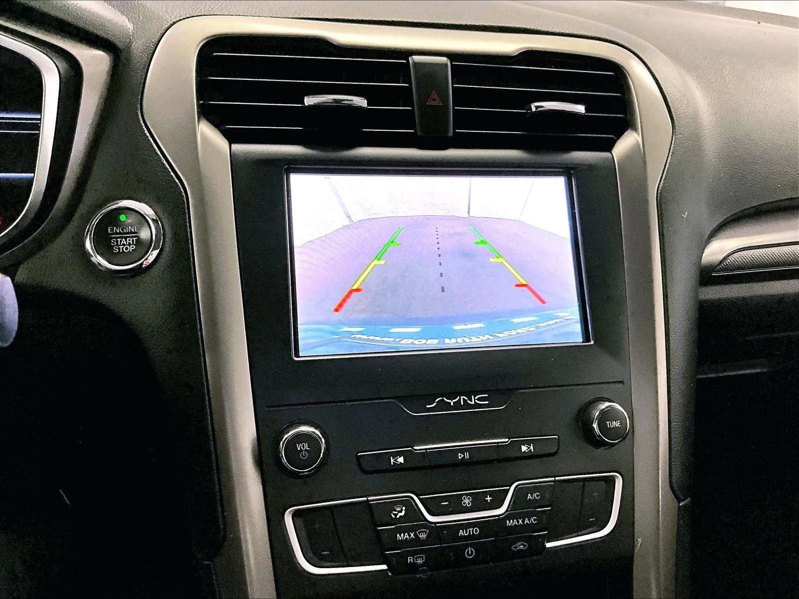 Used 2019 Ford Fusion SE image 21