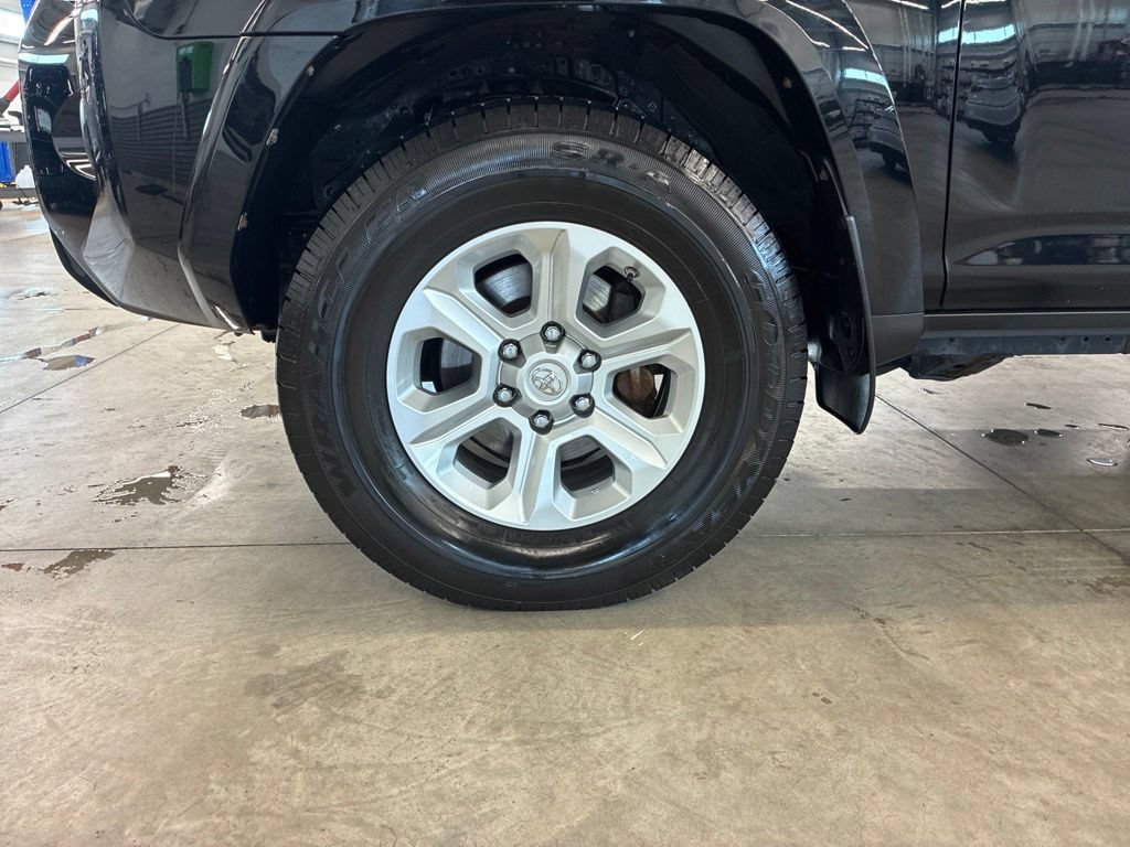 Used 2021 Toyota 4Runner SR5 AWD/4WD image 25