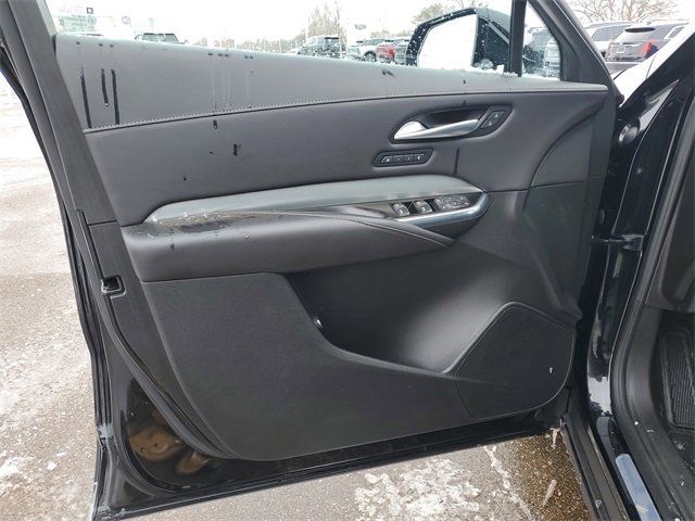 Certified 2023 Cadillac XT4 Premium Luxury w/ Cold Weather Package image 18