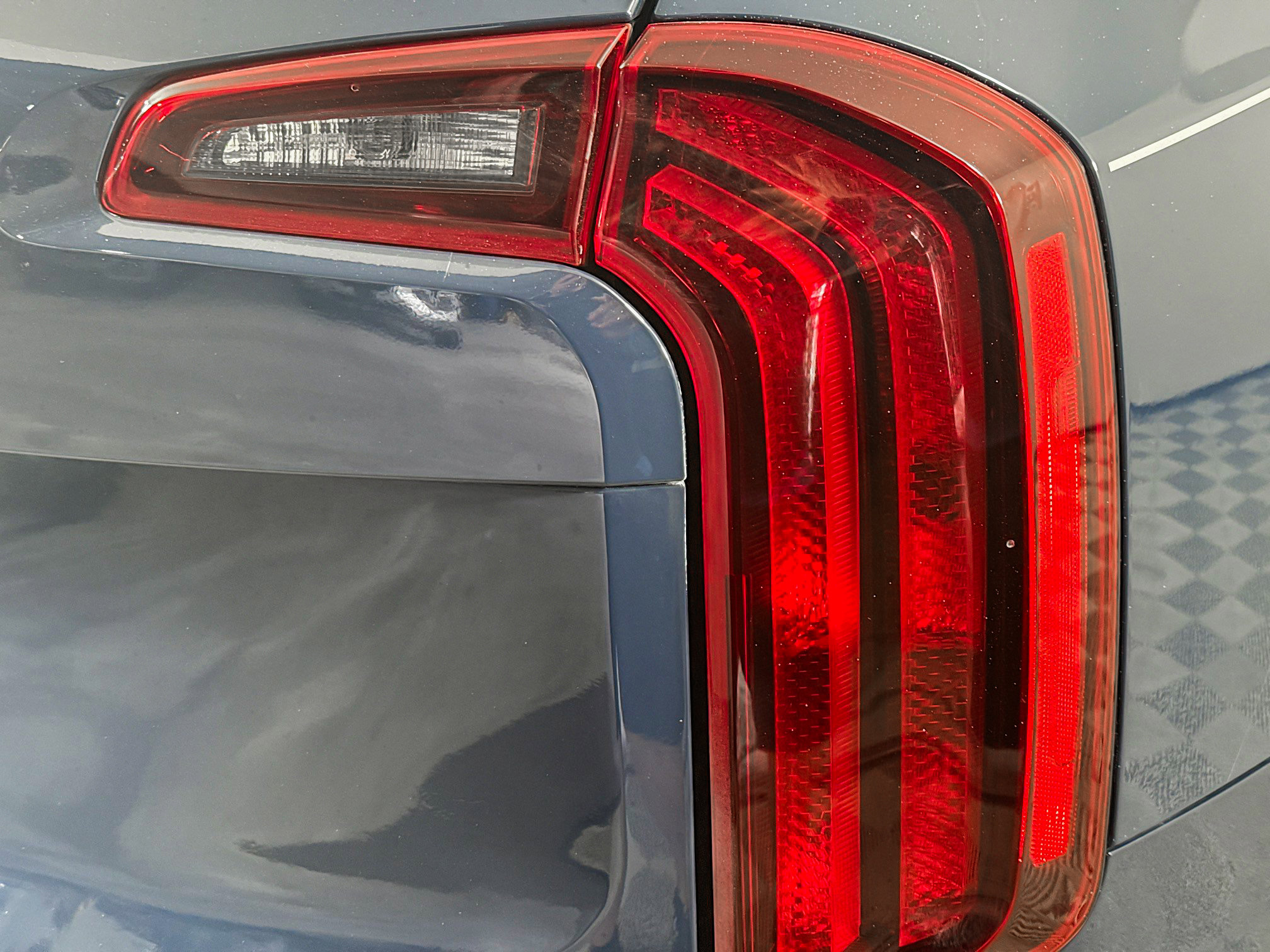 Used 2025 Kia Telluride S image 32