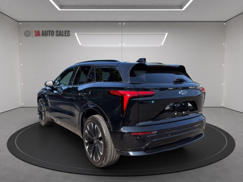 Used 2024 Chevrolet Blazer EV AWD RS image 3