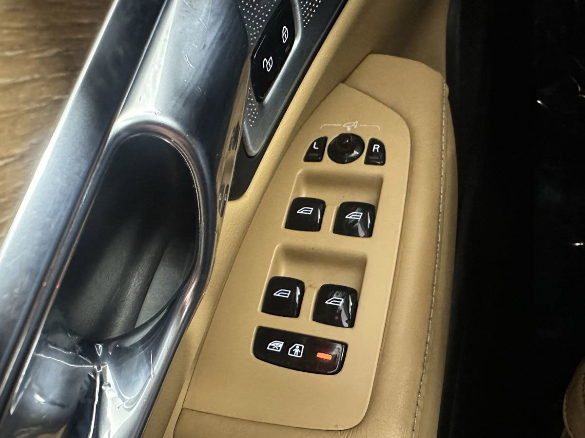 Used 2017 Volvo S90 T6 Inscription w/ Vision Package image 45