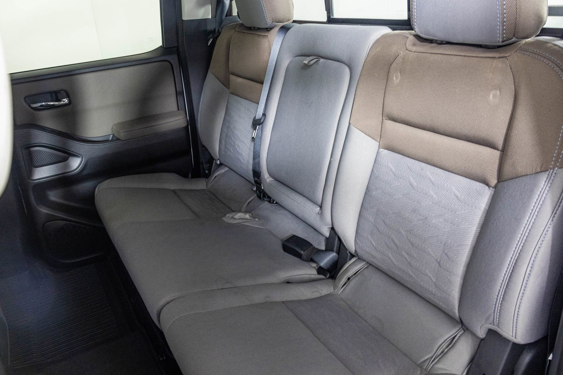 Used 2022 Nissan Frontier SV image 36