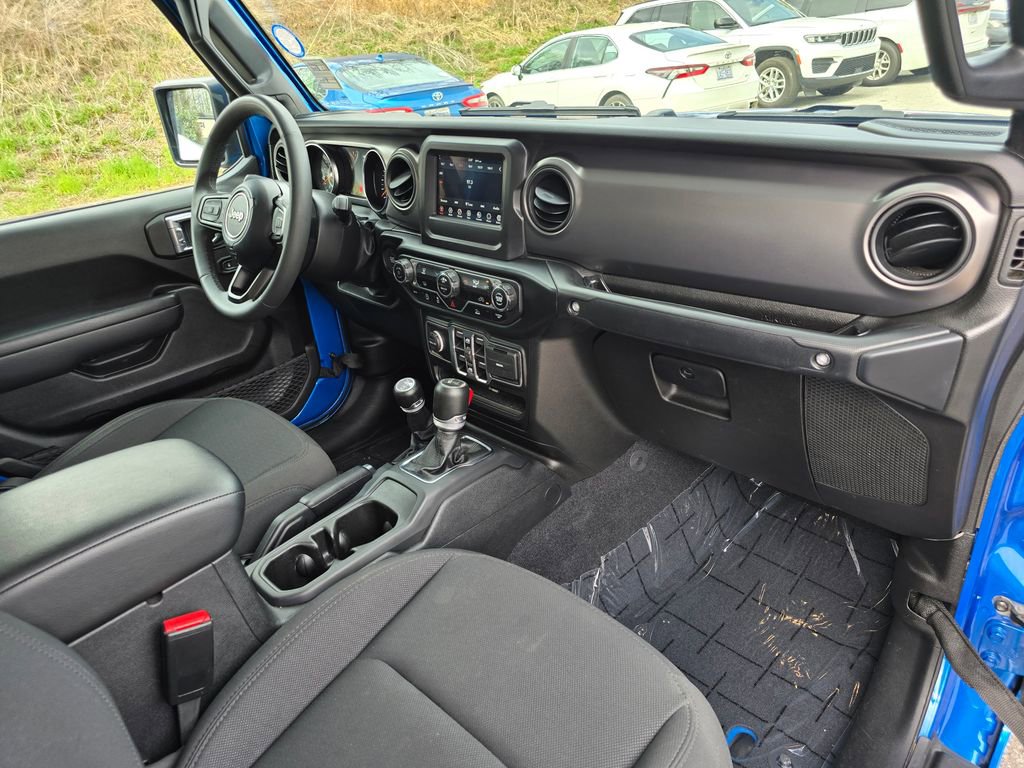 Used 2023 Jeep Gladiator Sport image 28