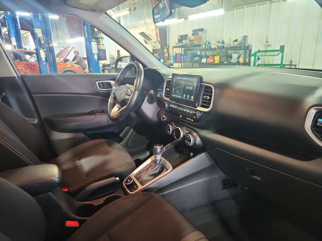 Used 2020 Hyundai Venue SEL w/ Convenience + Premium Package image 46