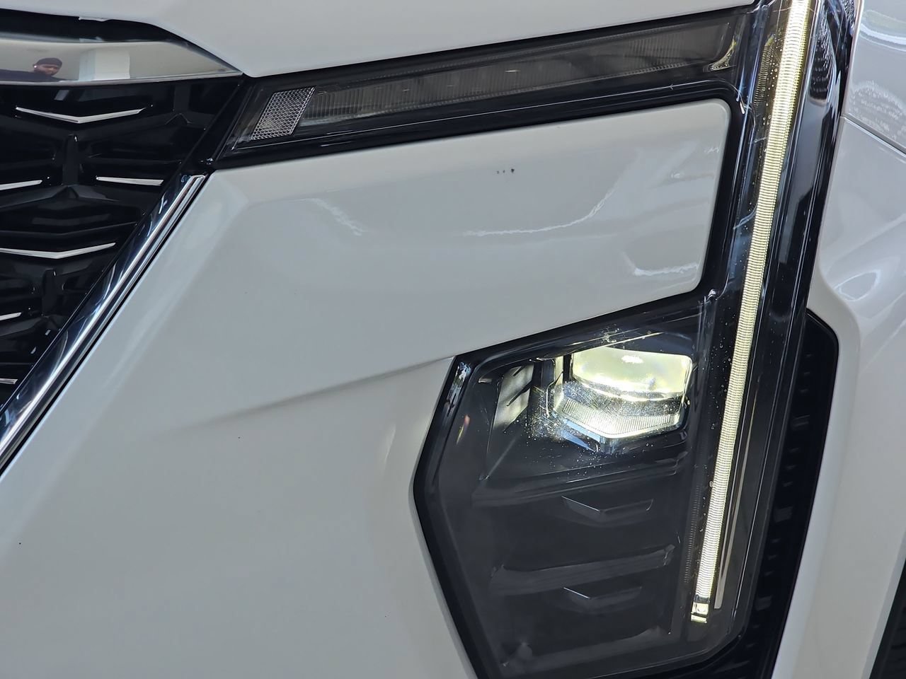 Certified 2024 Cadillac XT4 Premium Luxury w/ Cold Weather Package FWD image 33