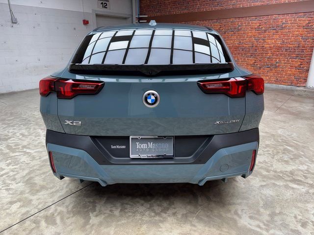 Certified 2025 BMW X2 xDrive28i w/ Technology Package image 5