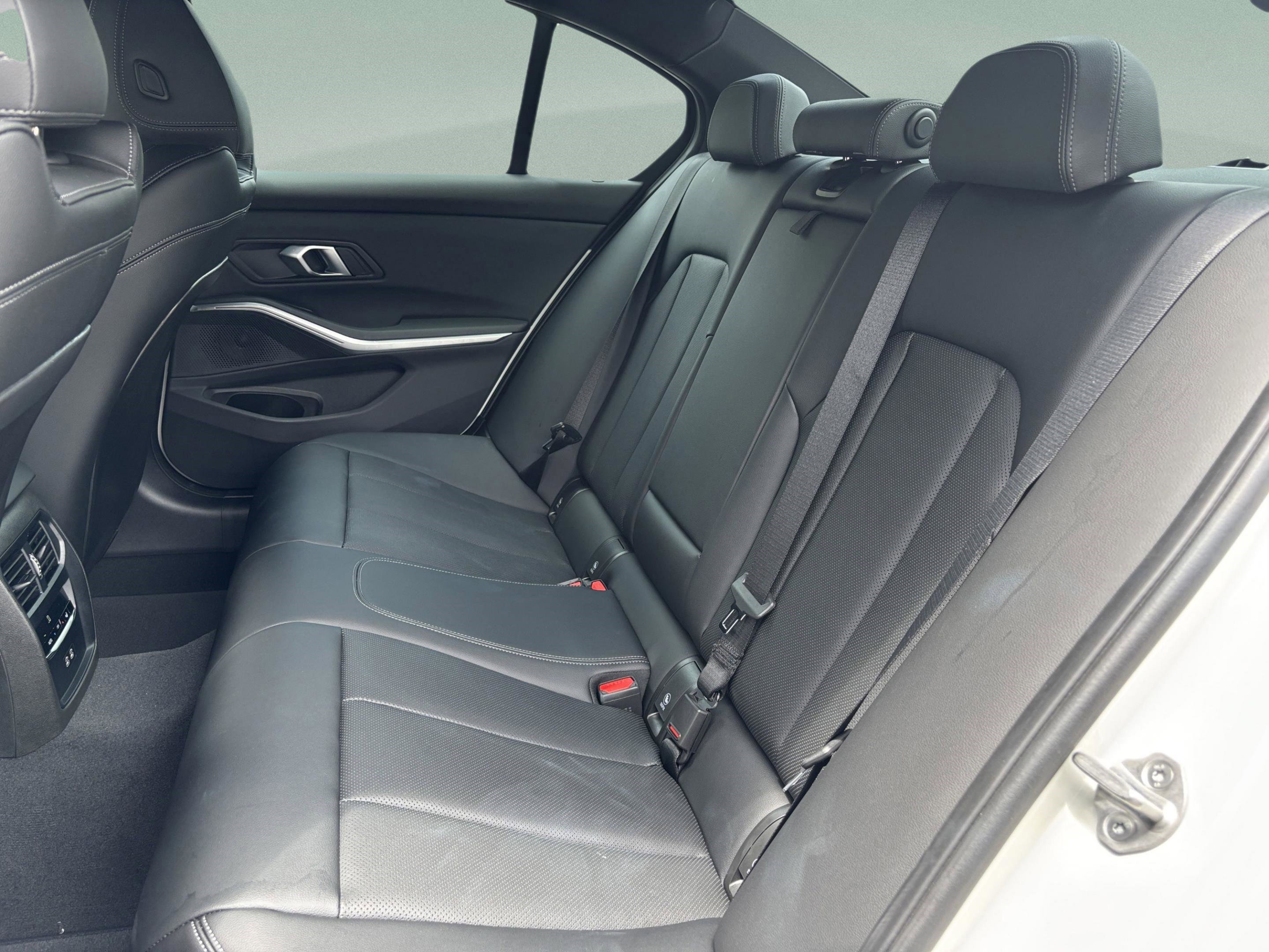 Used 2025 BMW 330i xDrive Sedan image 27