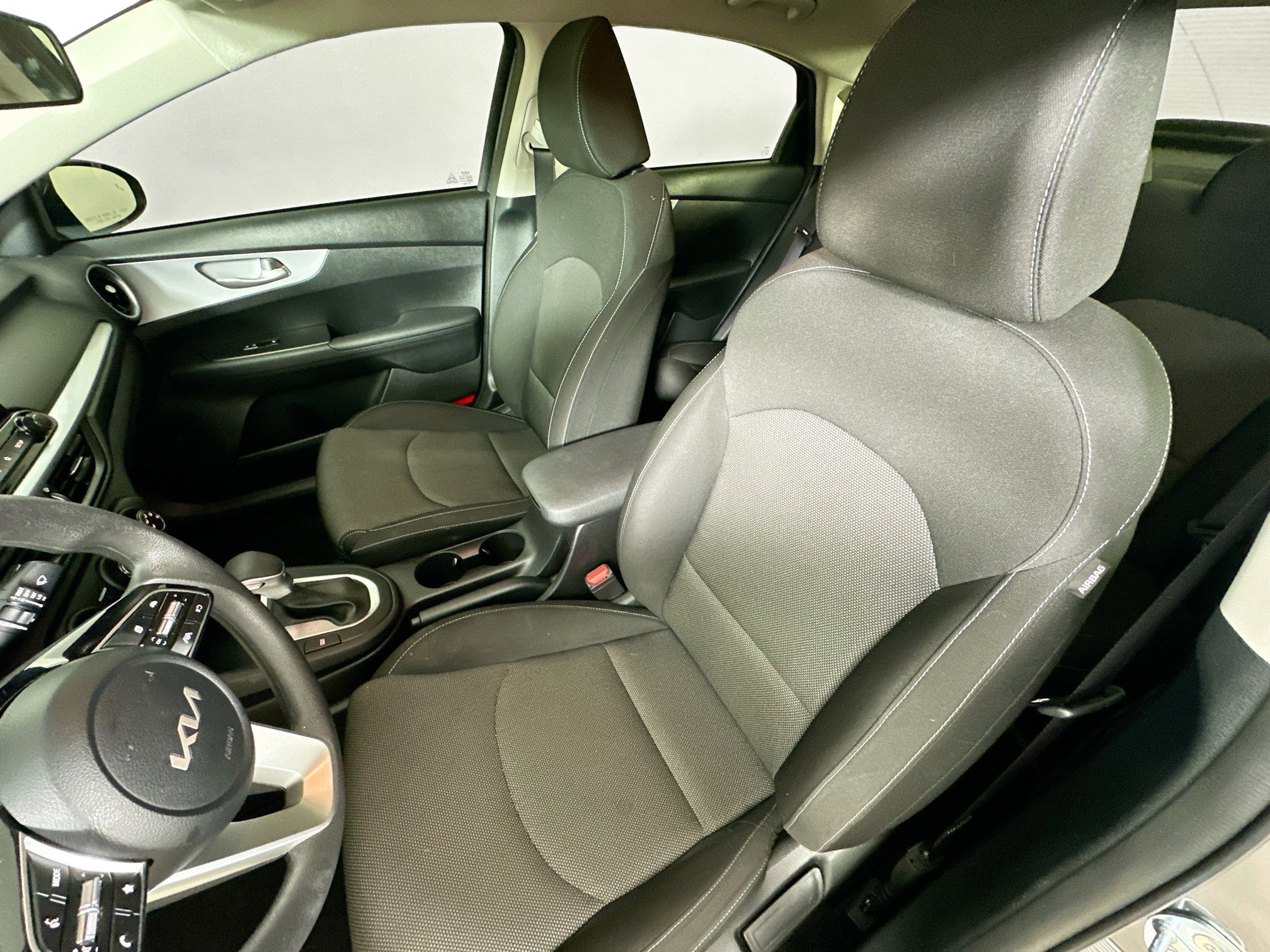 Used 2024 Kia Forte LXS w/ LXS Technology Package FWD image 23