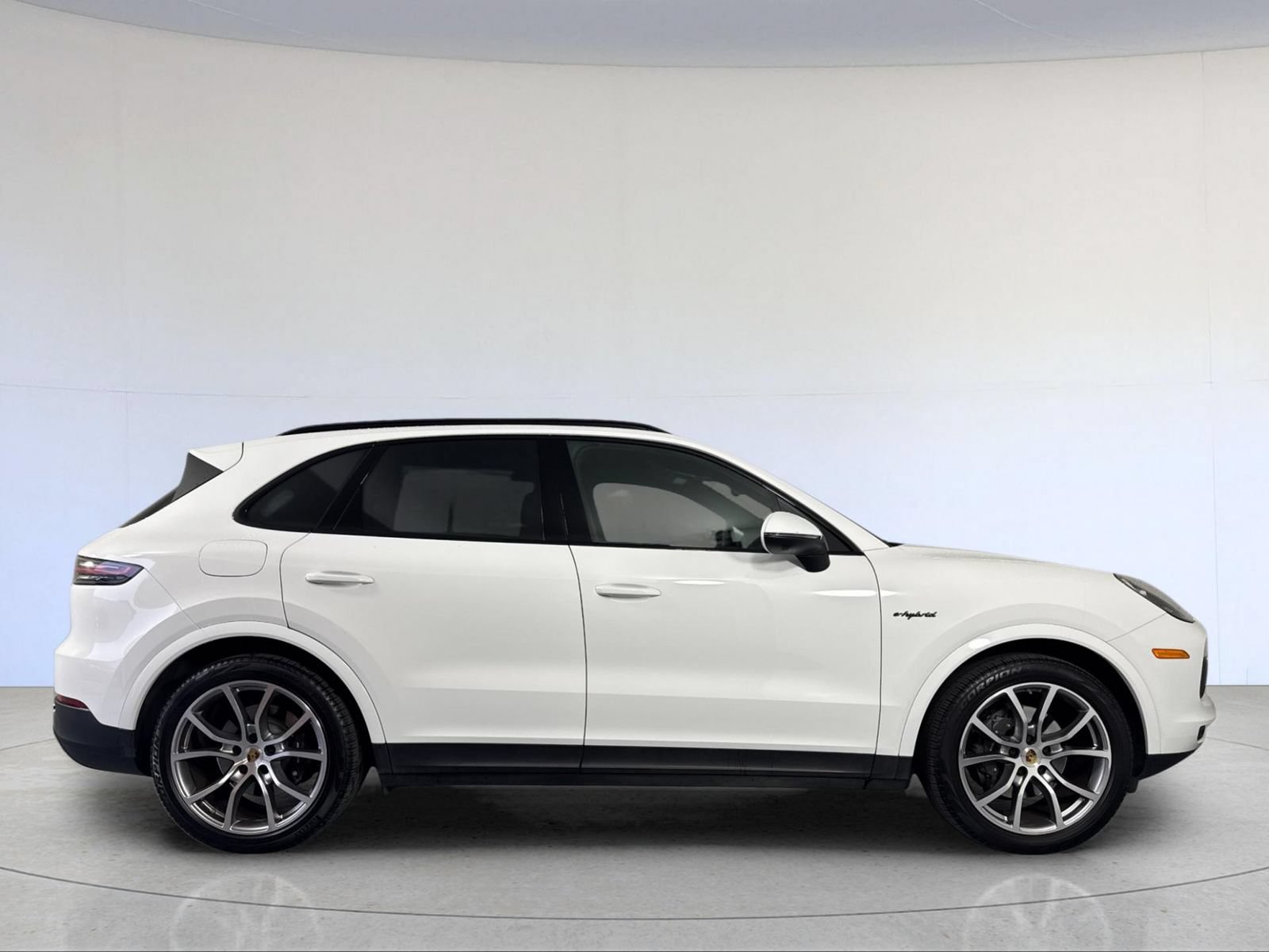 Certified 2022 Porsche Cayenne E-Hybrid AWD/4WD image 9