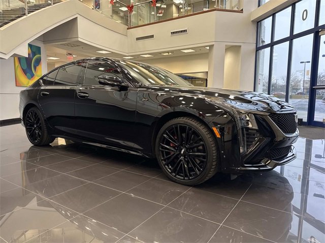 Used 2025 Cadillac CT5 V w/ LPO, ONYX Package image 6