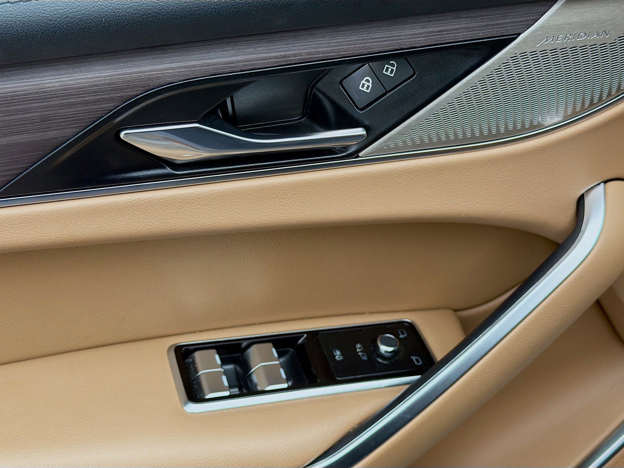 Used 2022 Jaguar F-PACE S image 23