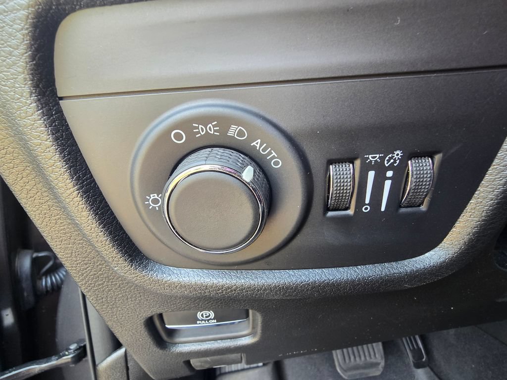 Used 2024 Jeep Grand Cherokee Altitude AWD/4WD image 25