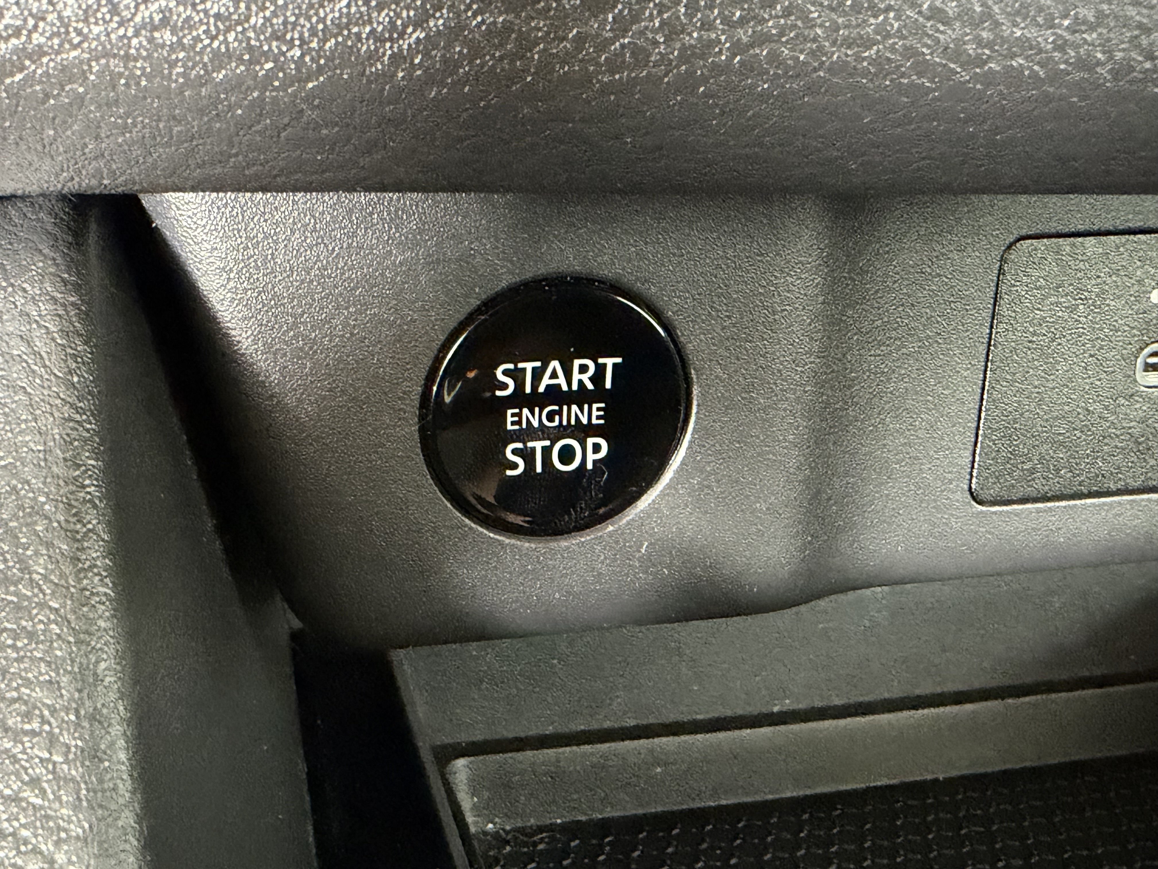 Used 2024 Nissan Rogue SV FWD image 26