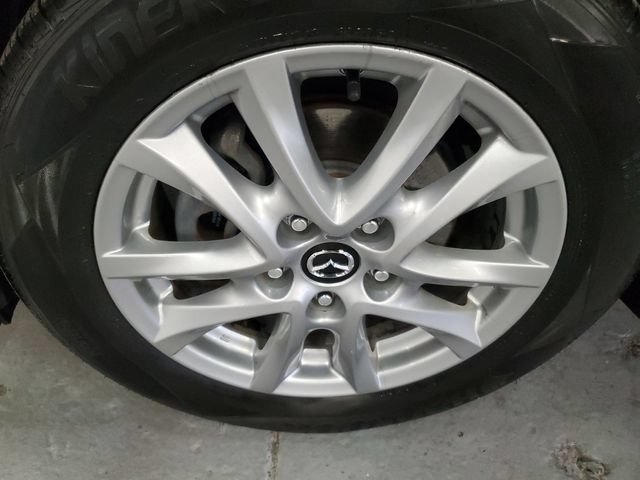 Used 2016 MAZDA MAZDA3 i Touring w/ Popular Equipment Package FWD image 28