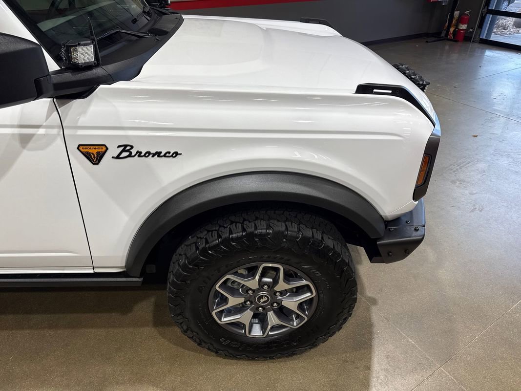 Used 2023 Ford Bronco Badlands image 23