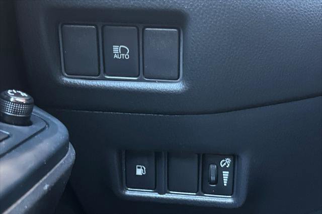 Certified 2021 Toyota C-HR LE image 28