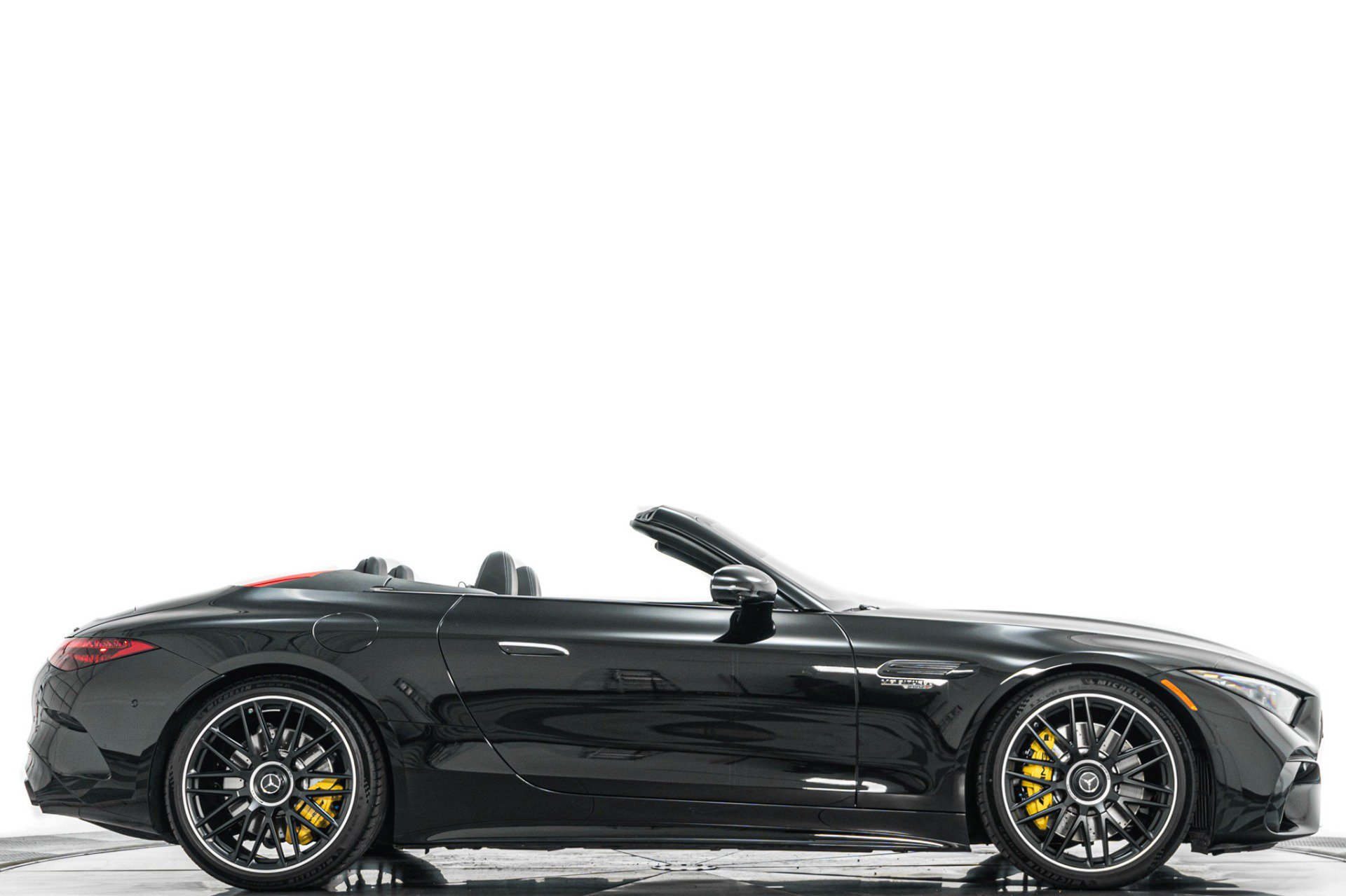 Used 2023 Mercedes-Benz SL 63 AMG 4MATIC image 2