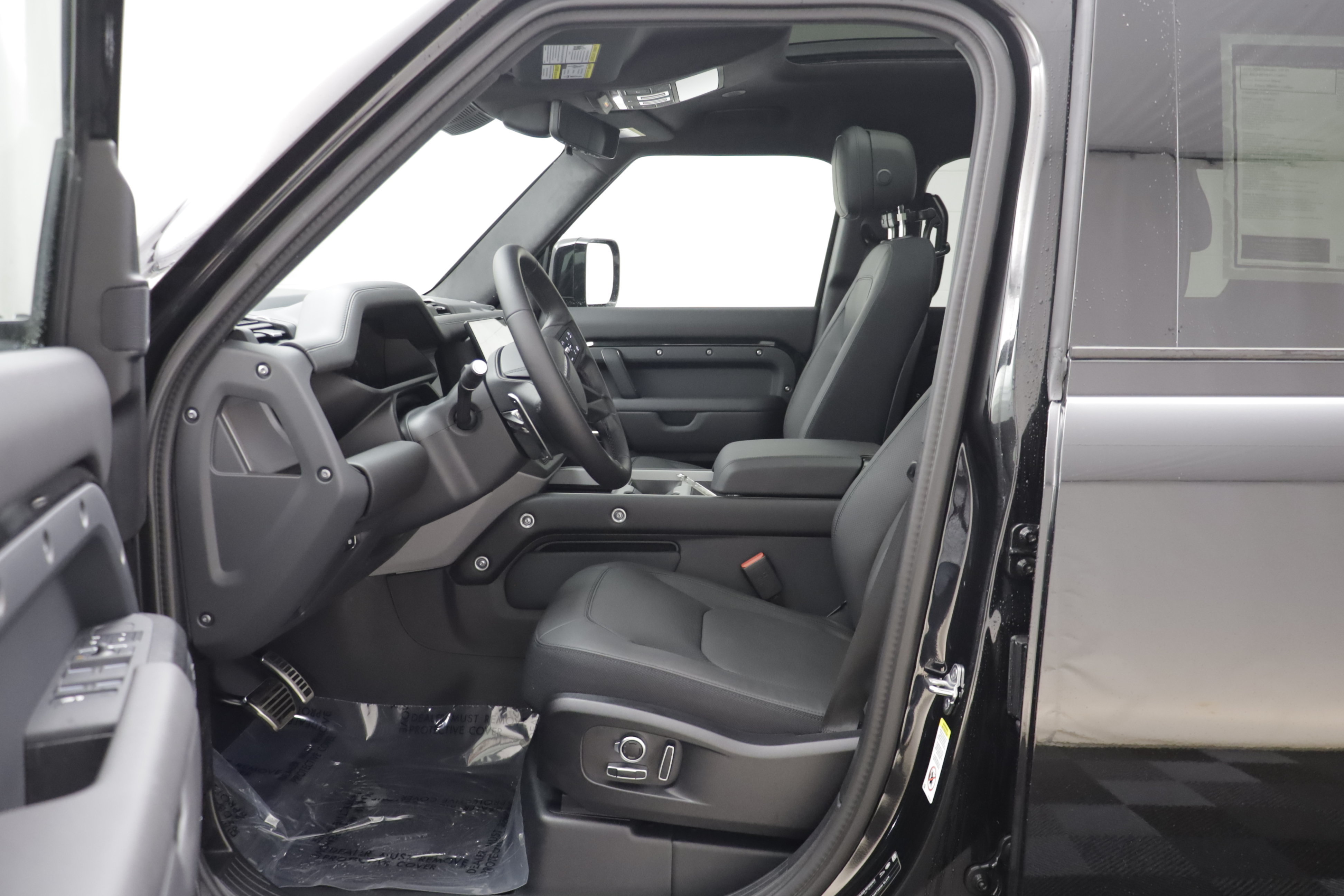 New 2026 Land Rover Defender 130 V8 AWD/4WD image 6