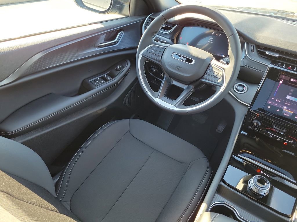 New 2025 Jeep Grand Cherokee Laredo X image 14