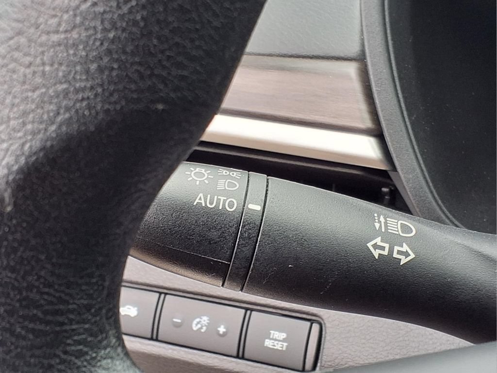 Used 2025 Nissan Altima 2.5 SV FWD image 19
