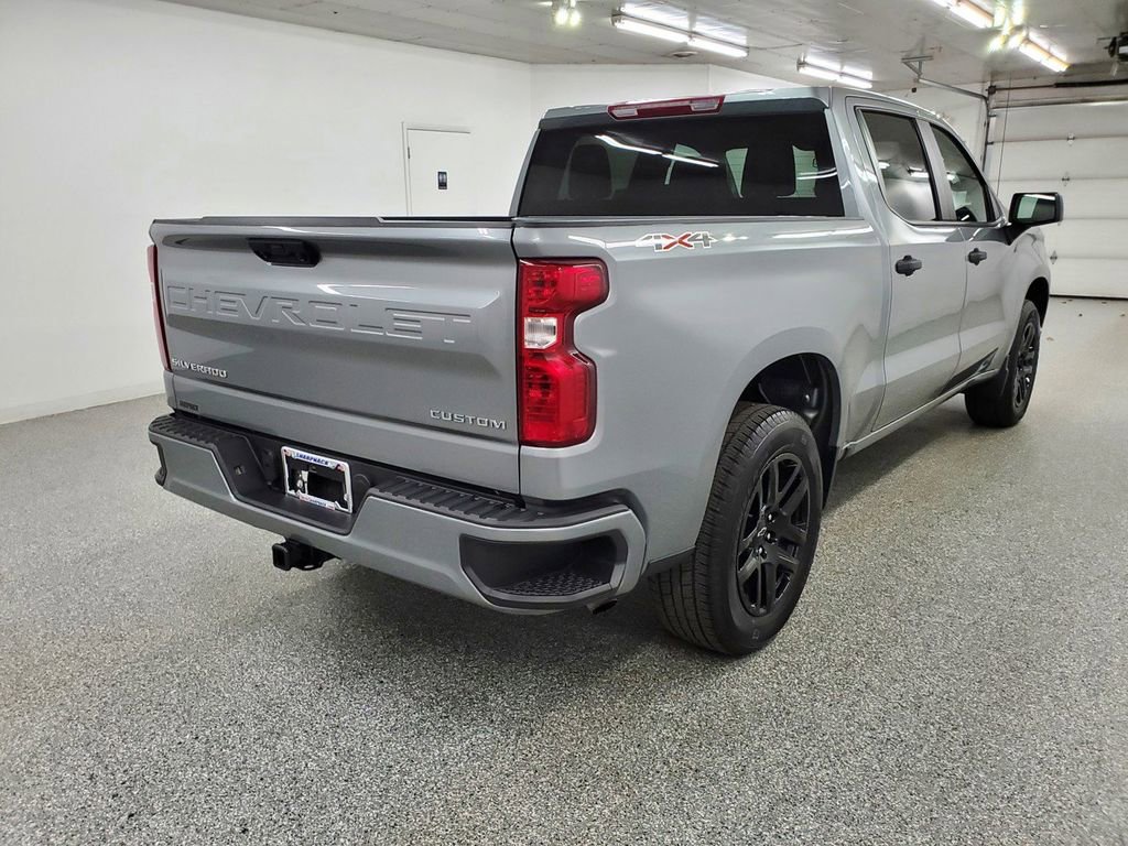 Used 2024 Chevrolet Silverado 1500 Custom image 4