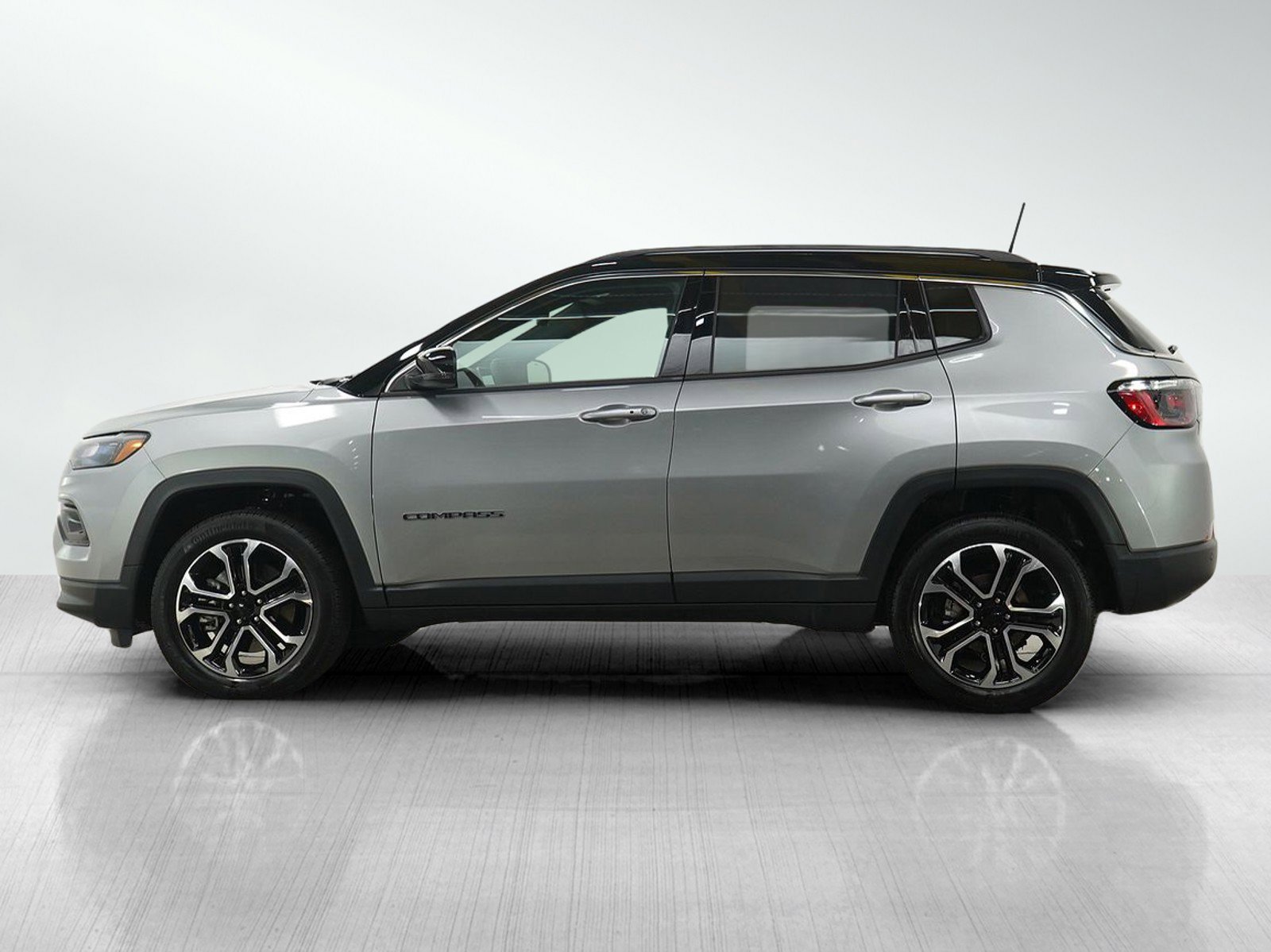 Used 2023 Jeep Compass Limited AWD/4WD image 2