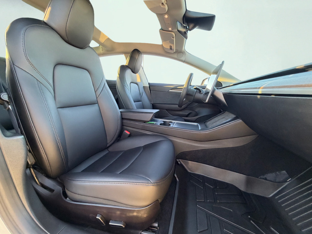 Used 2023 Tesla Model 3 Standard Range RWD image 30