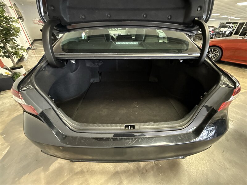 Used 2022 Toyota Camry SE FWD image 26