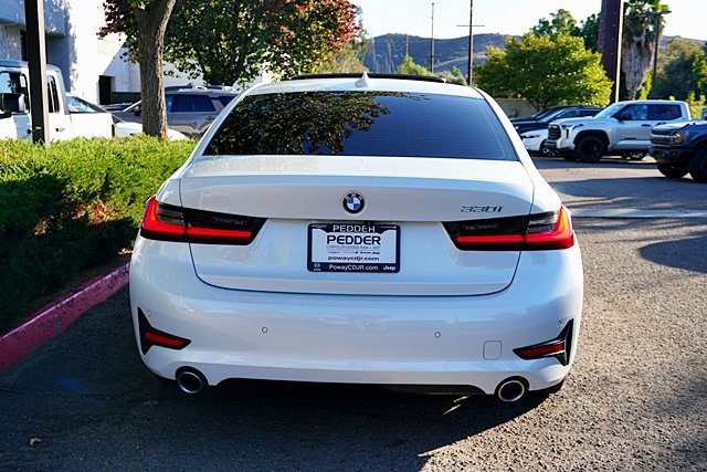 Used 2022 BMW 330i Sedan w/ Driving Assistance Package image 10