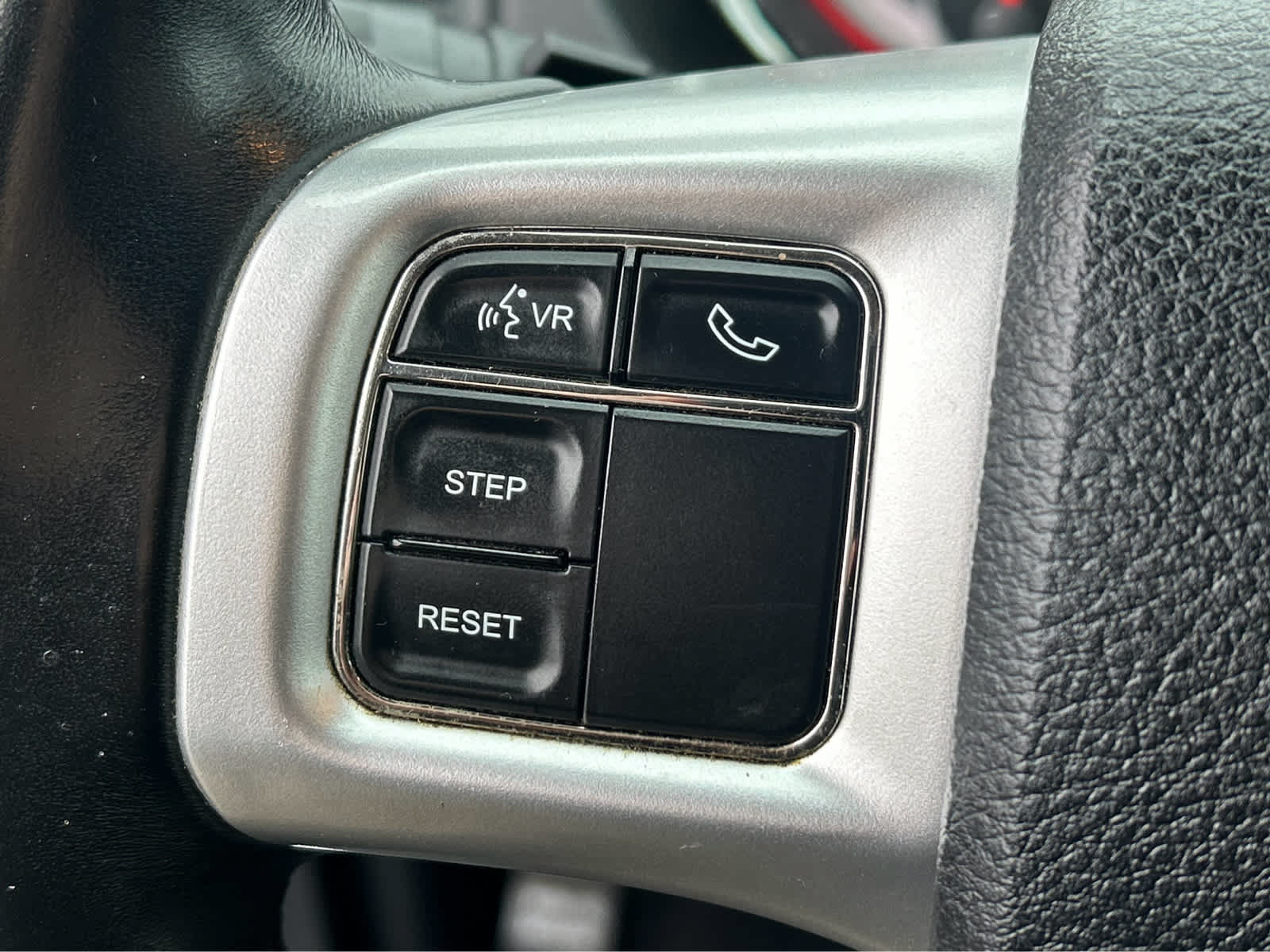 Used 2014 Dodge Grand Caravan SXT w/ UConnect Hands-Free Group FWD image 26