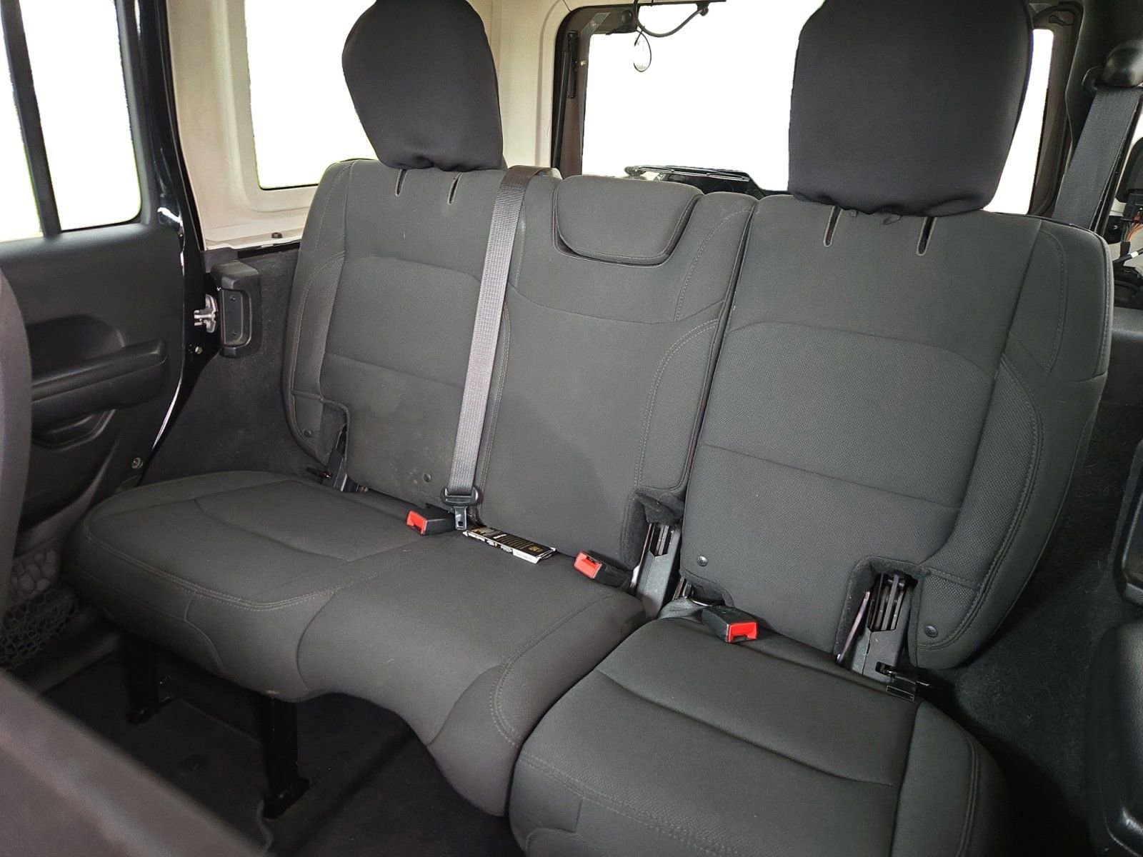 Used 2018 Jeep Wrangler Unlimited Sport S image 23