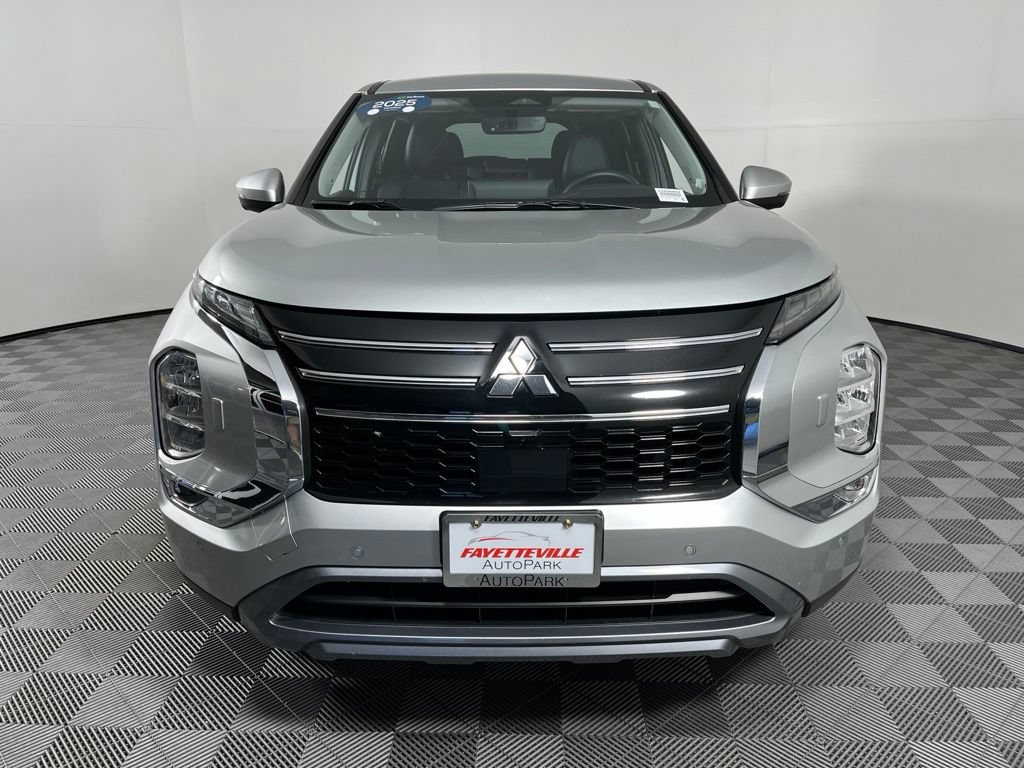 Used 2025 Mitsubishi Outlander SE AWD/4WD image 21