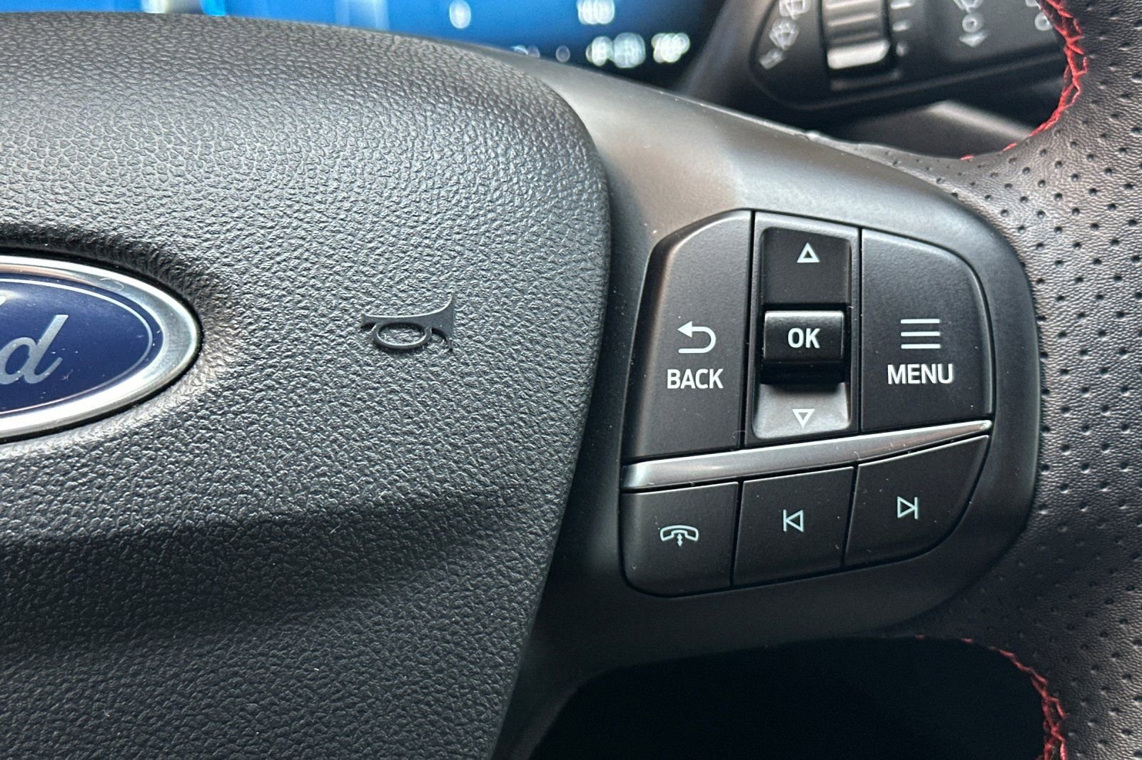 Used 2025 Ford Escape ST-Line Elite w/ Premium Technology Package image 33