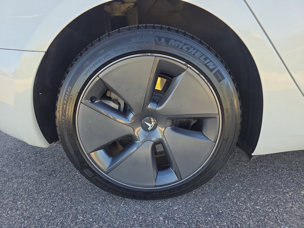 Used 2023 Tesla Model 3 Standard Range image 10