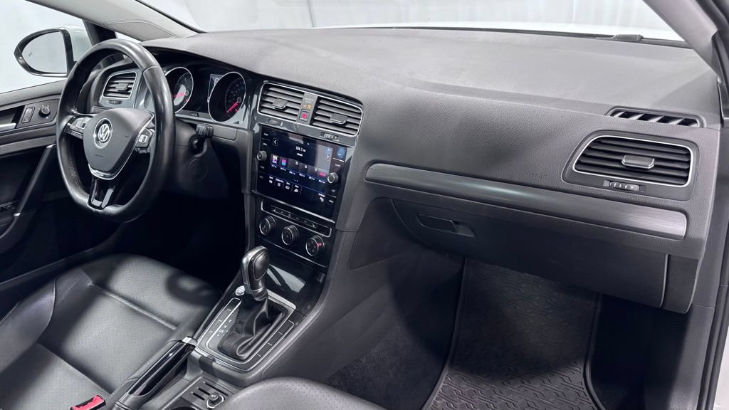 Used 2018 Volkswagen Golf SE FWD image 17