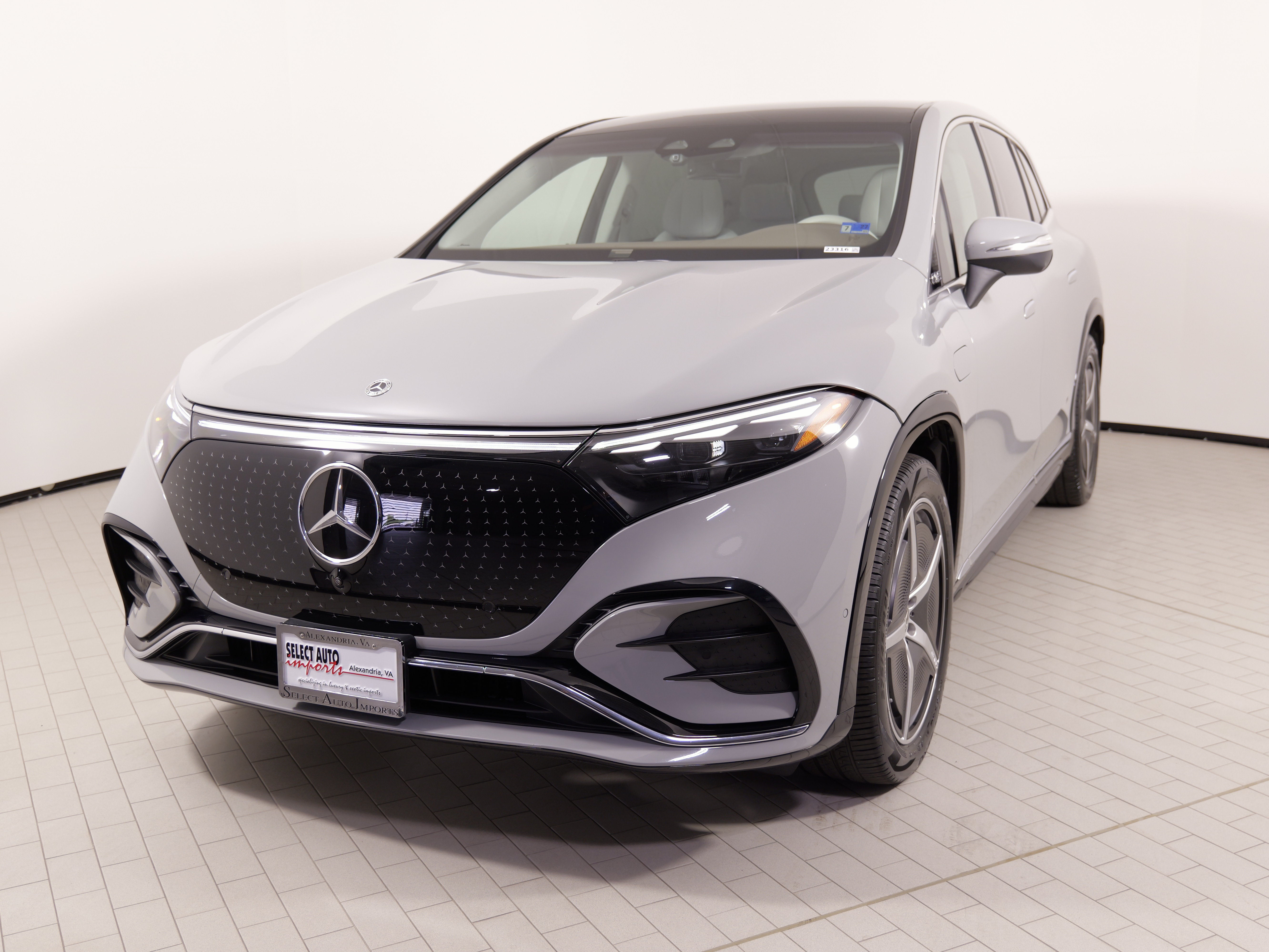 Used 2023 Mercedes-Benz EQS 580 4MATIC SUV image 5