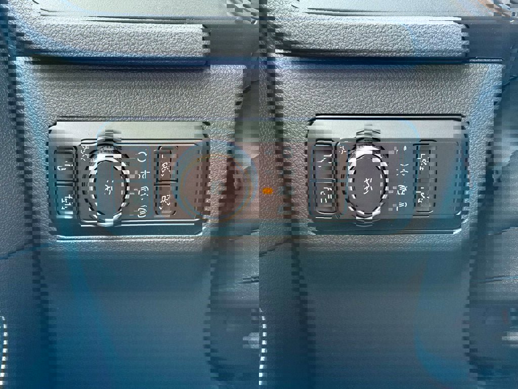 New 2025 Ford Escape SE image 25