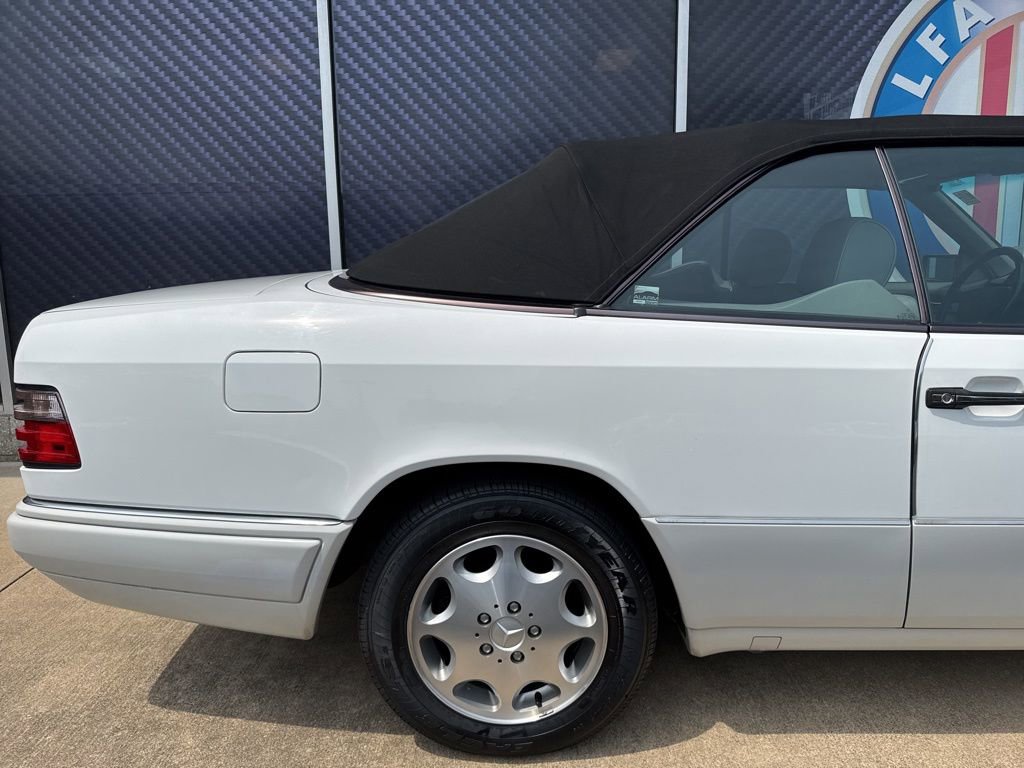 Used 1995 Mercedes-Benz E 320 Convertible image 5