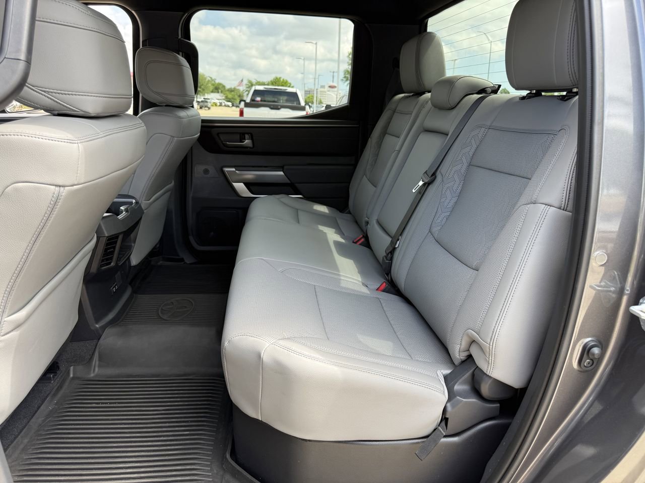 Used 2025 Toyota Tundra SR5 w/ SR5 Premium Package AWD/4WD image 26