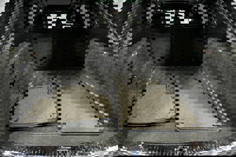 Used 2017 Bentley Bentayga image 12