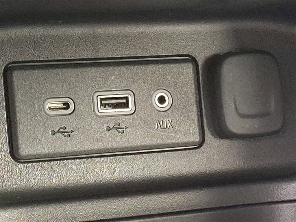 Used 2020 Chevrolet Equinox LS image 23