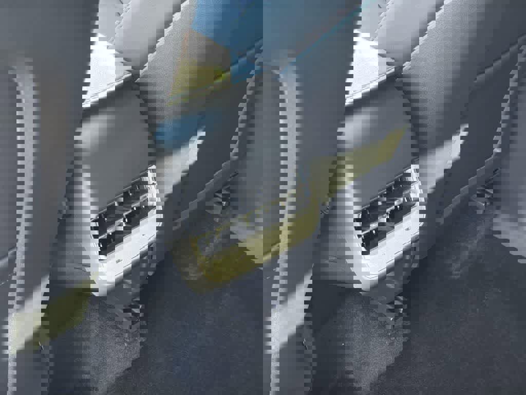 Used 2023 Tesla Model Y Performance image 30